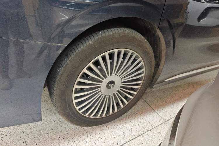 Used VOYAH Dream 2025 PHEV Four-Wheel Drive Prestige Kunpeng Edition Right Rear Wheel Hub