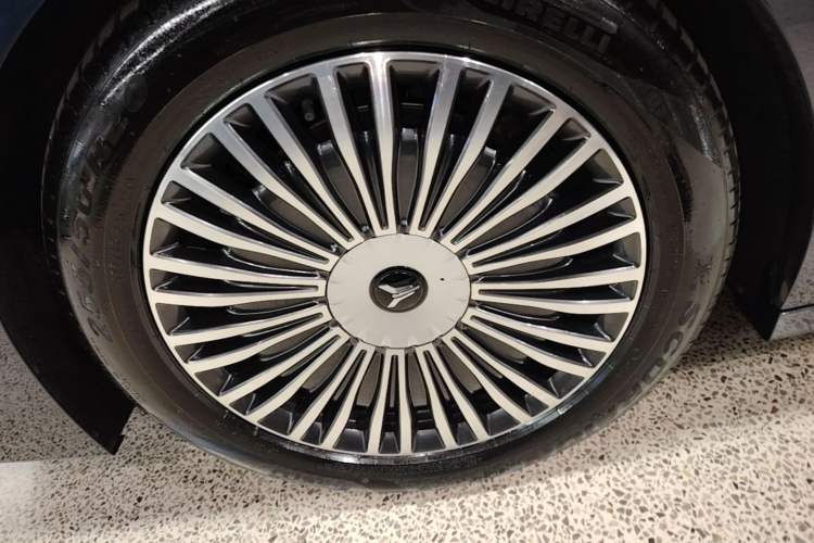 Used VOYAH Dream 2025 PHEV Four-Wheel-Drive Flagship Kunpeng Edition Right Rear Wheel Hub