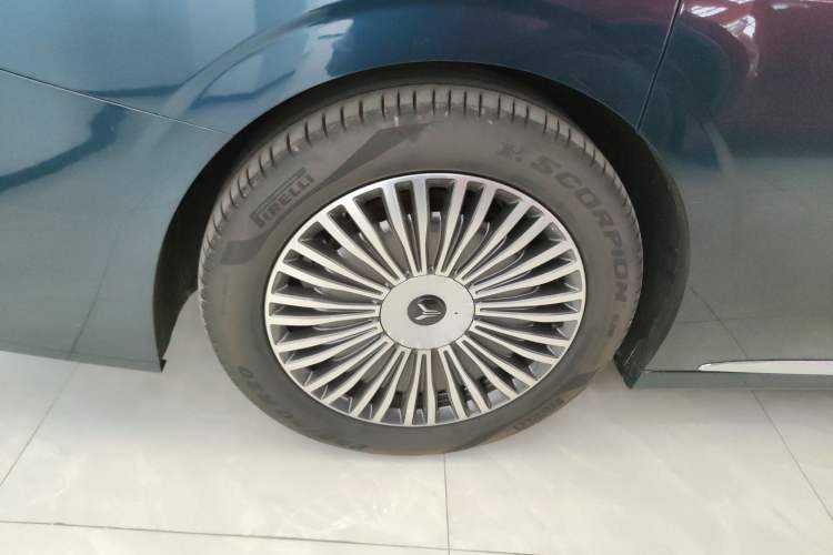 Used VOYAH Dream 2025 PHEV Four-Wheel-Drive Flagship Kunpeng Edition Right Rear Wheel Hub