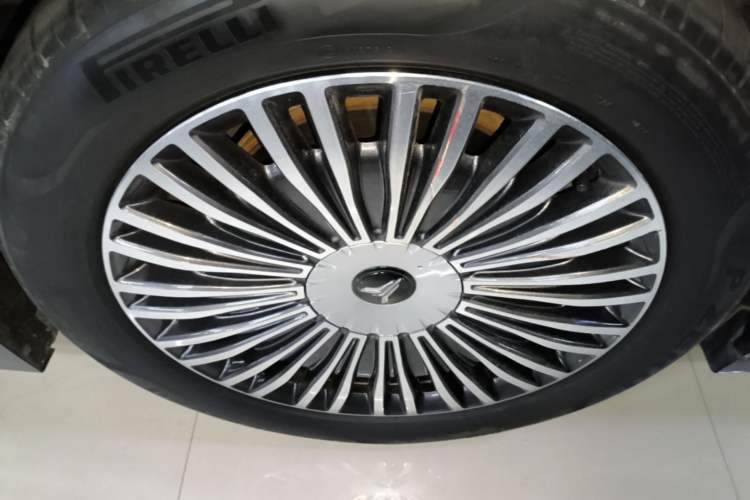 Used VOYAH Dream 2025 PHEV Four-Wheel-Drive Flagship Kunpeng Edition Right Rear Wheel Hub