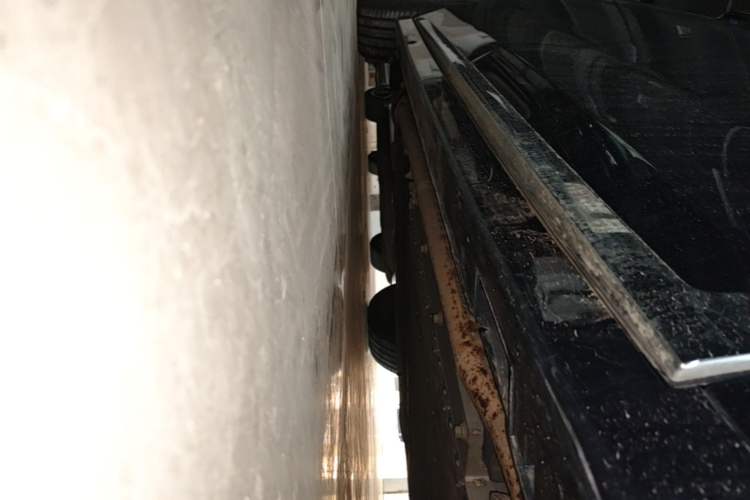 Used VOYAH Dream 2025 PHEV Four-Wheel-Drive Flagship Kunpeng Edition Right Side Sill
