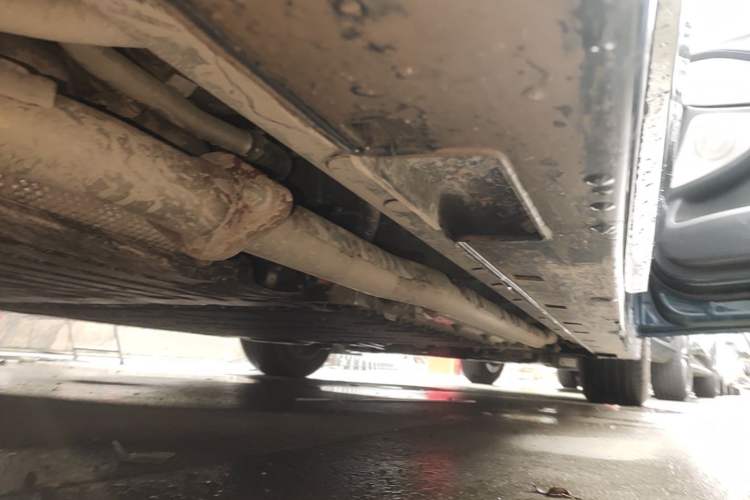 Used VOYAH Dream 2025 PHEV Four-Wheel-Drive Flagship Kunpeng Edition Right Side Sill