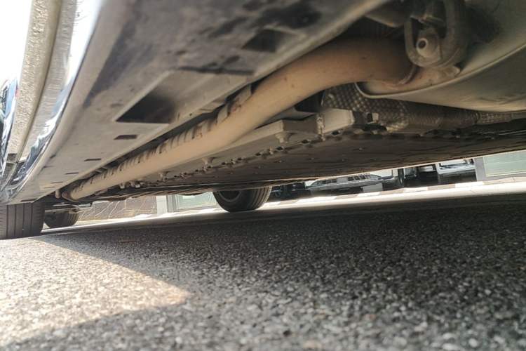 Used VOYAH Dream 2025 PHEV Four-Wheel-Drive Flagship Version – Qiankun Edition Right Side Sill
