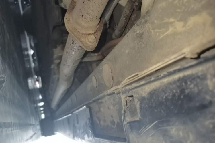 Used VOYAH Dream 2025 PHEV Four-Wheel-Drive Flagship Version – Qiankun Edition Right Side Sill