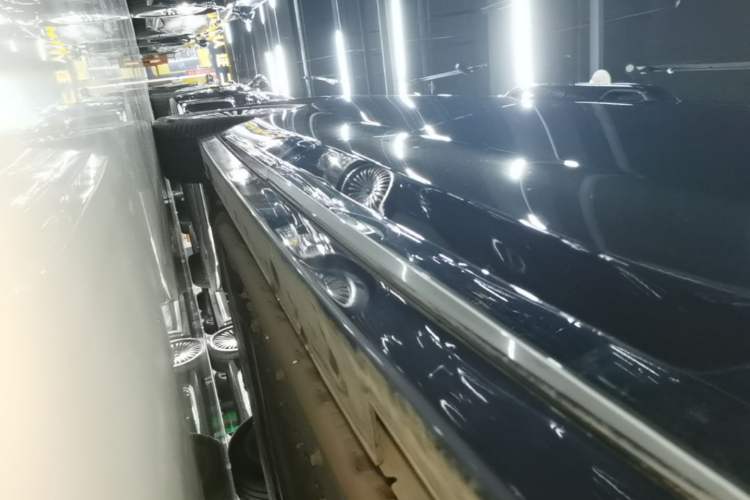 Used VOYAH Dream 2025 PHEV Four-Wheel-Drive Flagship Version – Qiankun Edition Right Side Sill