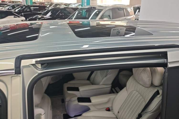 Used VOYAH Dream 2025 PHEV Four-Wheel-Drive Flagship Version – Qiankun Edition Roof