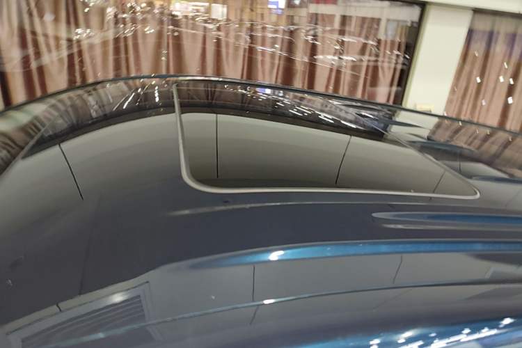 Used VOYAH Dream 2025 PHEV Four-Wheel-Drive Flagship Kunpeng Edition Roof