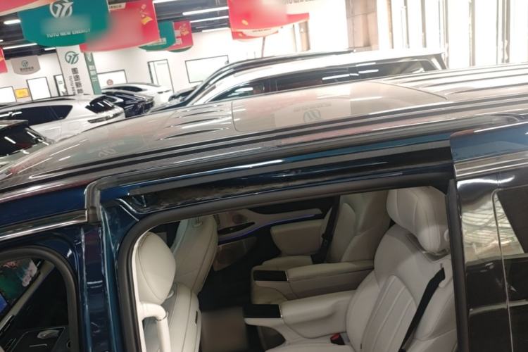 Used VOYAH Dream 2025 PHEV Four-Wheel Drive Prestige Kunpeng Edition Roof