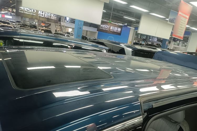 Used VOYAH Dream 2025 PHEV Four-Wheel-Drive Flagship Kunpeng Edition Roof