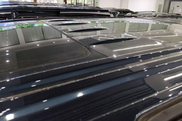 Used VOYAH Dream 2025 PHEV Four-Wheel-Drive Flagship Kunpeng Edition Roof