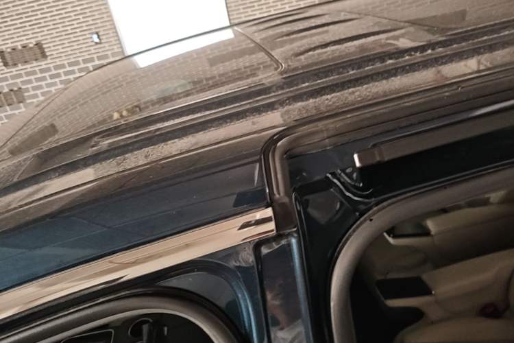 Used VOYAH Dream 2025 PHEV Four-Wheel-Drive Flagship Kunpeng Edition Roof