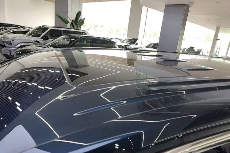 Used VOYAH Dream 2025 PHEV Four-Wheel-Drive Flagship Kunpeng Edition Roof
