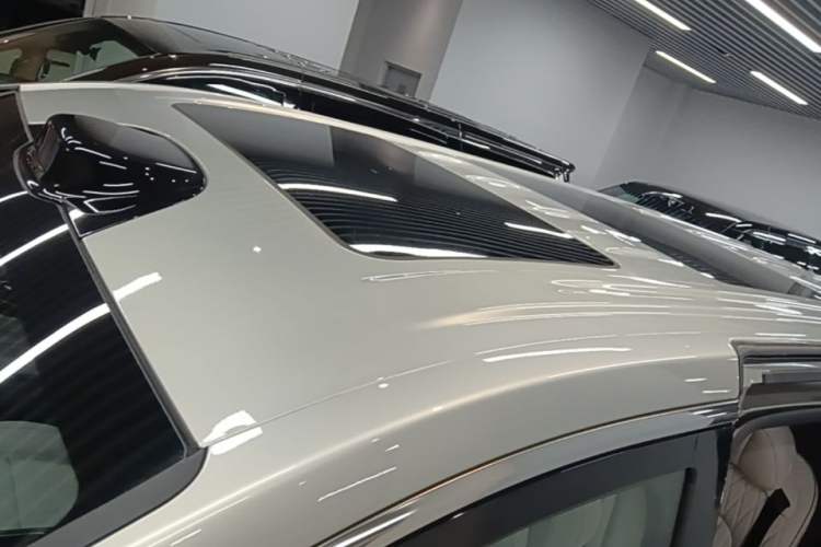 Used VOYAH Dream 2025 PHEV Four-Wheel-Drive Flagship Version – Qiankun Edition Roof