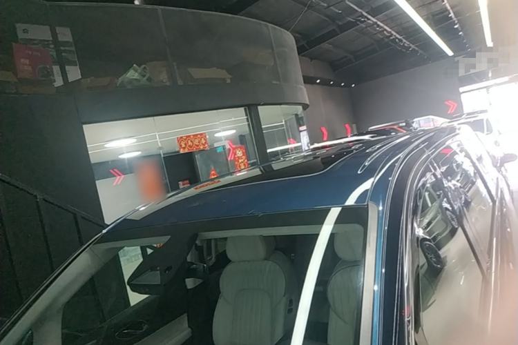 Used VOYAH Dream 2025 PHEV Four-Wheel-Drive Flagship Kunpeng Edition Roof