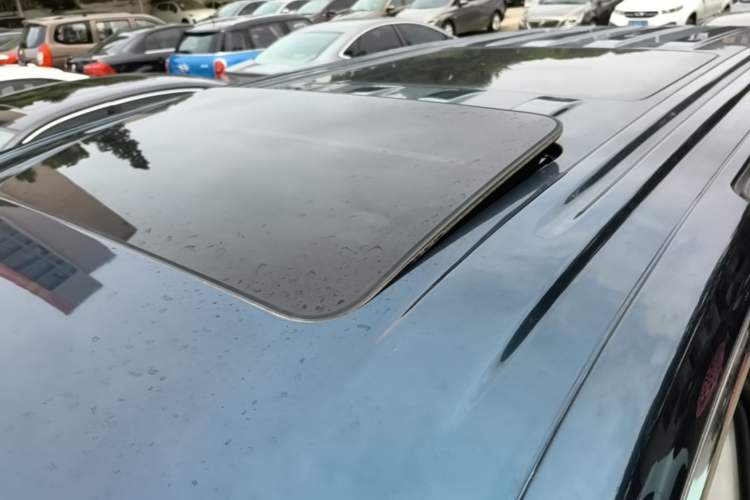 Used VOYAH Dream 2025 PHEV Four-Wheel-Drive Flagship Kunpeng Edition Roof