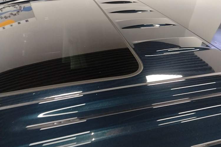 Used VOYAH Dream 2025 PHEV Four-Wheel-Drive Flagship Kunpeng Edition Roof