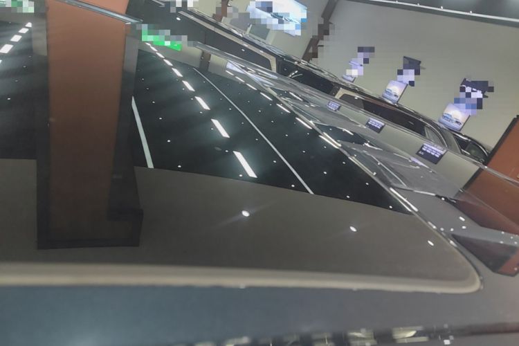 Used VOYAH Dream 2025 PHEV Four-Wheel-Drive Flagship Kunpeng Edition Roof