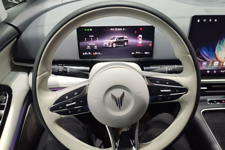Used VOYAH Dream 2025 PHEV Four-Wheel-Drive Flagship Version – Qiankun Edition Steering Wheel