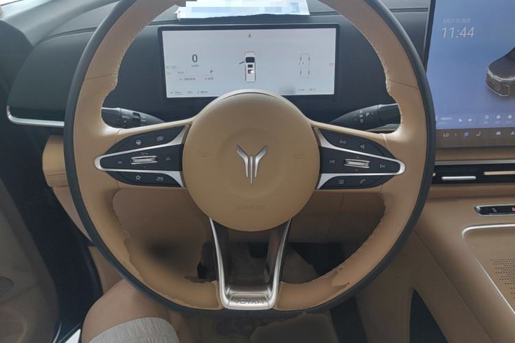 Used VOYAH Dream 2025 PHEV Four-Wheel-Drive Flagship Kunpeng Edition Steering Wheel