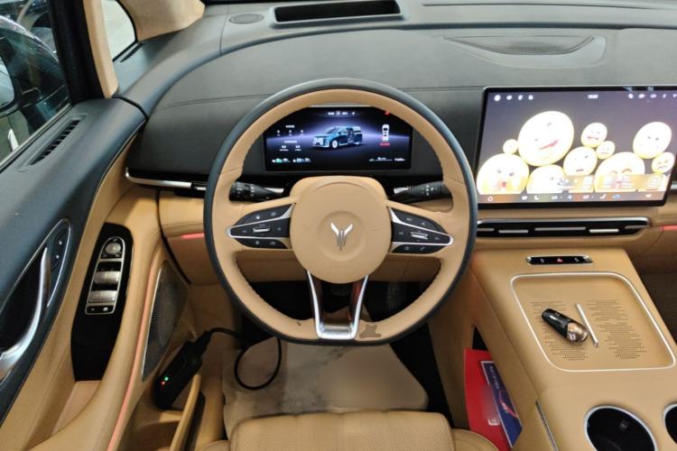 Used VOYAH Dream 2025 PHEV Four-Wheel Drive Prestige Qiankun Edition Steering Wheel