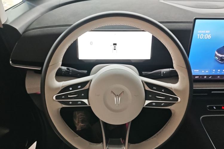 Used VOYAH Dream 2025 PHEV Four-Wheel-Drive Flagship Kunpeng Edition Steering Wheel