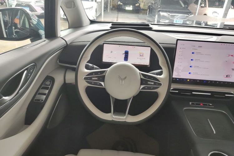 Used VOYAH Dream 2025 PHEV Four-Wheel-Drive Flagship Kunpeng Edition Steering Wheel
