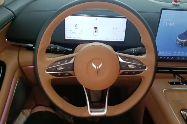 Used VOYAH Dream 2025 PHEV Four-Wheel-Drive Flagship Kunpeng Edition Steering Wheel