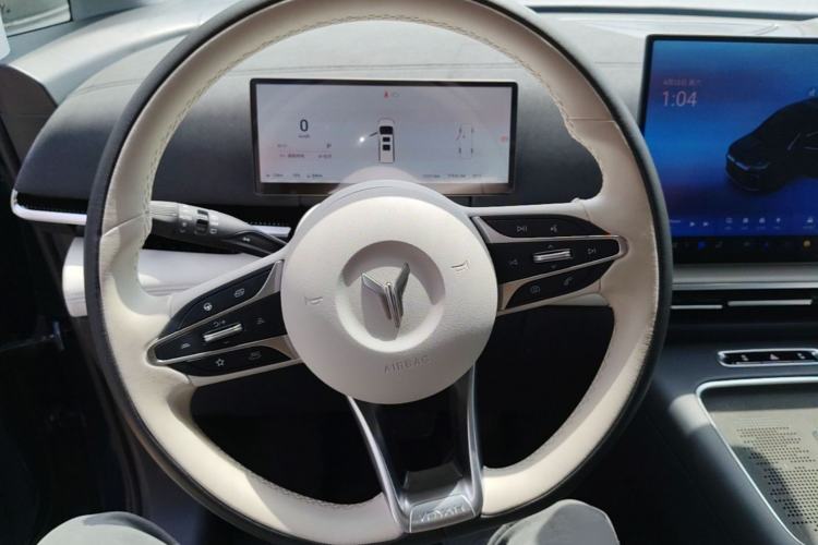 Used VOYAH Dream 2025 PHEV Four-Wheel-Drive Flagship Kunpeng Edition Steering Wheel