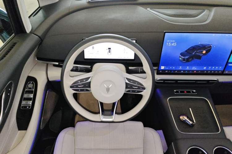 Used VOYAH Dream 2025 PHEV Four-Wheel-Drive Flagship Kunpeng Edition Steering Wheel