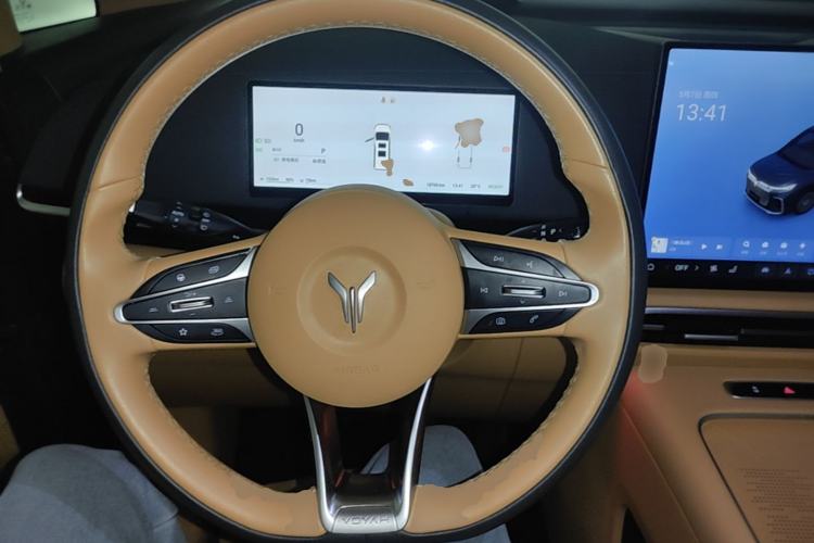 Used VOYAH Dream 2025 PHEV Four-Wheel-Drive Flagship Kunpeng Edition Steering Wheel