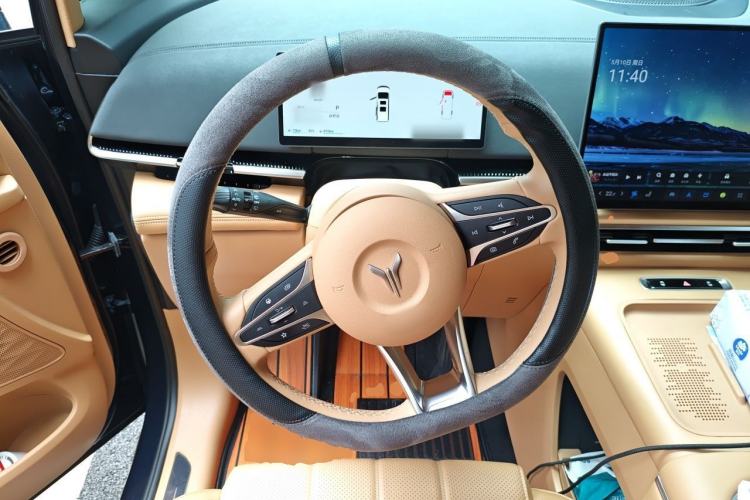 Used VOYAH Dream 2025 PHEV Four-Wheel Drive Excellence Kunpeng Edition Steering Wheel