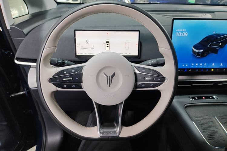 Used VOYAH Dream 2025 PHEV Four-Wheel-Drive Flagship Kunpeng Edition Steering Wheel