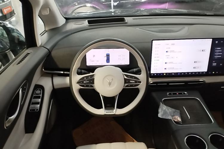 Used VOYAH Dream 2025 PHEV Four-Wheel-Drive Flagship Kunpeng Edition Steering Wheel