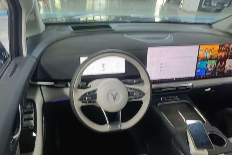Used VOYAH Dream 2025 PHEV Four-Wheel-Drive Flagship Kunpeng Edition Steering Wheel