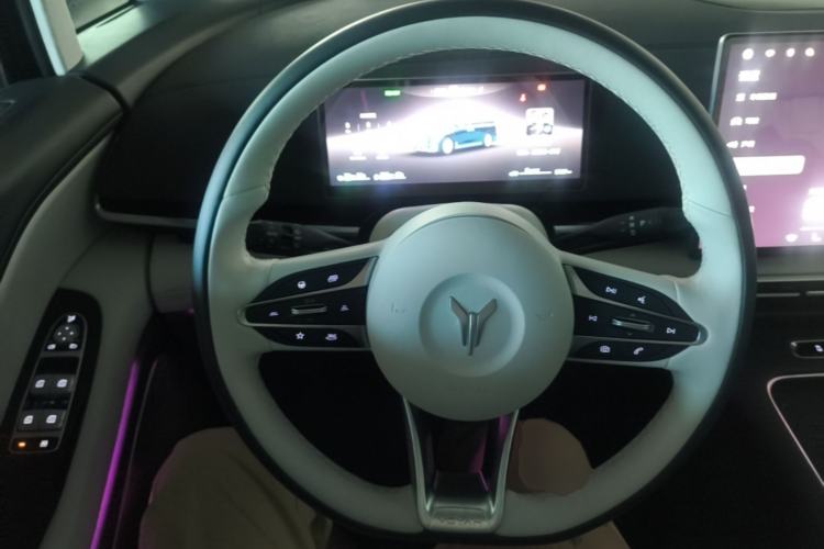 Used VOYAH Dream 2025 PHEV Four-Wheel-Drive Flagship Version – Qiankun Edition Steering Wheel