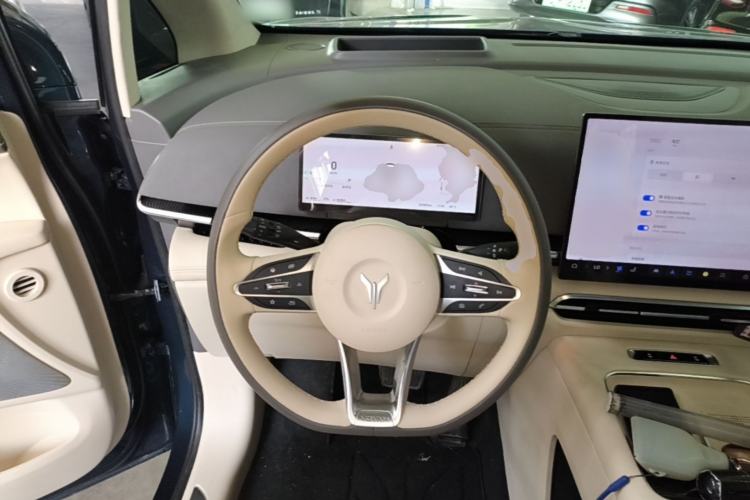 Used VOYAH Dream 2025 PHEV Four-Wheel-Drive Flagship Kunpeng Edition Steering Wheel