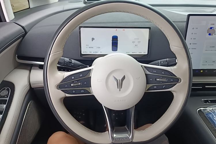 Used VOYAH Dream 2025 PHEV Four-Wheel-Drive Flagship Kunpeng Edition Steering Wheel