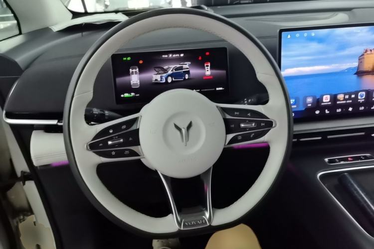 Used VOYAH Dream 2025 EV Four-Wheel-Drive Flagship Qiankun Version Steering Wheel