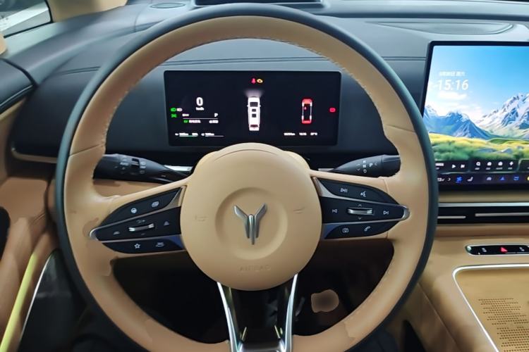 Used VOYAH Dream 2025 PHEV Four-Wheel-Drive Flagship Kunpeng Edition Steering Wheel