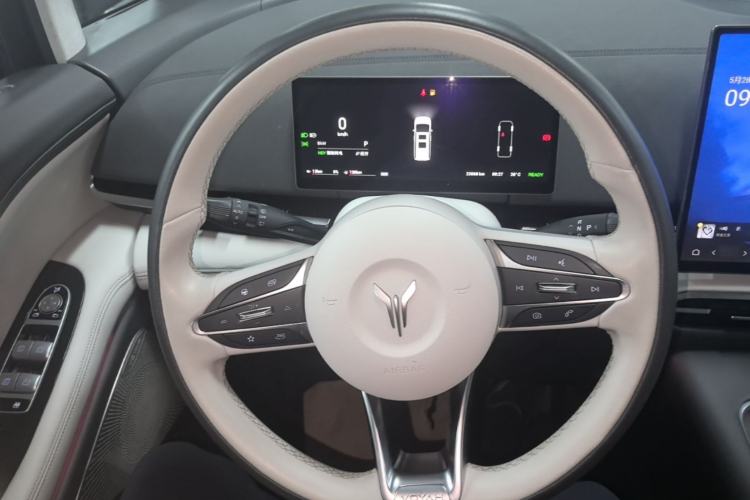Used VOYAH Dream 2025 PHEV Four-Wheel-Drive Flagship Kunpeng Edition Steering Wheel