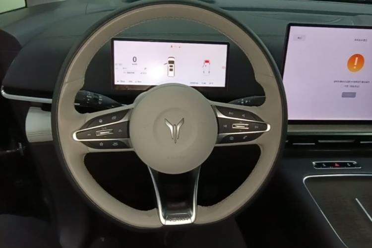 Used VOYAH Dream 2025 PHEV Four-Wheel-Drive Flagship Kunpeng Edition Steering Wheel