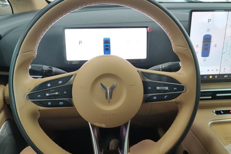 Used VOYAH Dream 2025 PHEV Four-Wheel-Drive Flagship Kunpeng Edition Steering Wheel