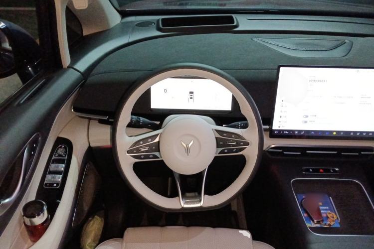 Used VOYAH Dream 2025 PHEV Four-Wheel Drive Prestige Kunpeng Edition Steering Wheel