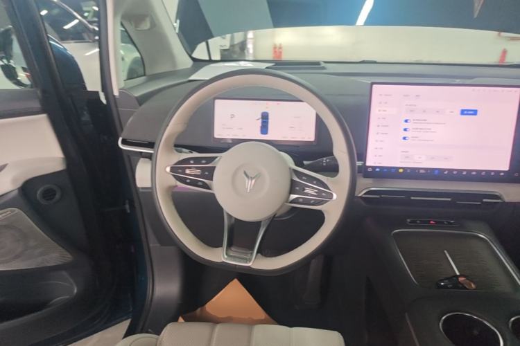 Used VOYAH Dream 2025 PHEV Four-Wheel-Drive Flagship Kunpeng Edition Steering Wheel
