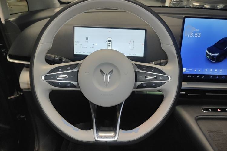 Used VOYAH Dream 2025 PHEV Four-Wheel-Drive Flagship Kunpeng Edition Steering Wheel