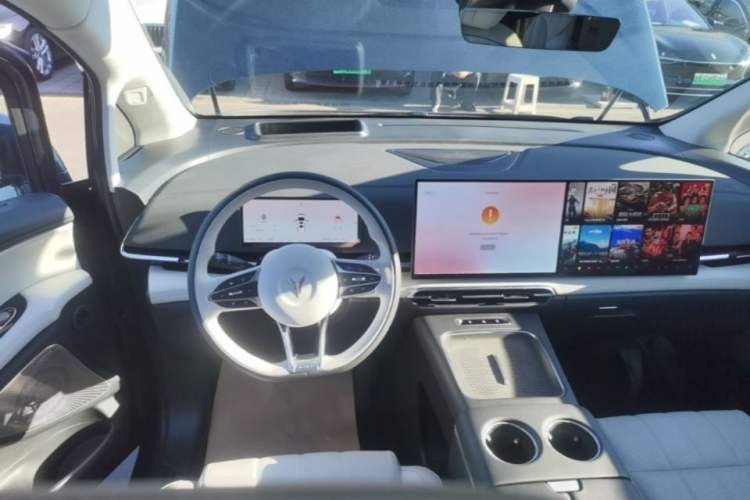 Used VOYAH Dream 2025 PHEV Four-Wheel-Drive Flagship Kunpeng Edition Steering Wheel