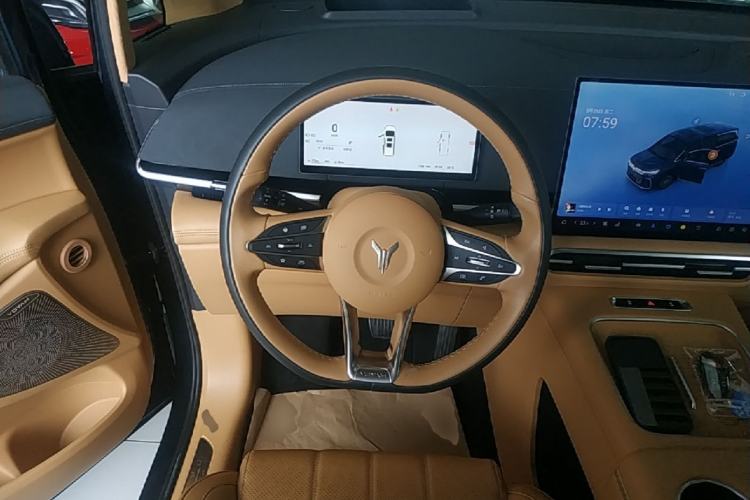 Used VOYAH Dream 2025 PHEV Four-Wheel-Drive Flagship Kunpeng Edition Steering Wheel