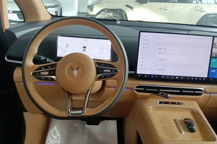 Used VOYAH Dream 2025 PHEV Four-Wheel-Drive Flagship Kunpeng Edition Steering Wheel
