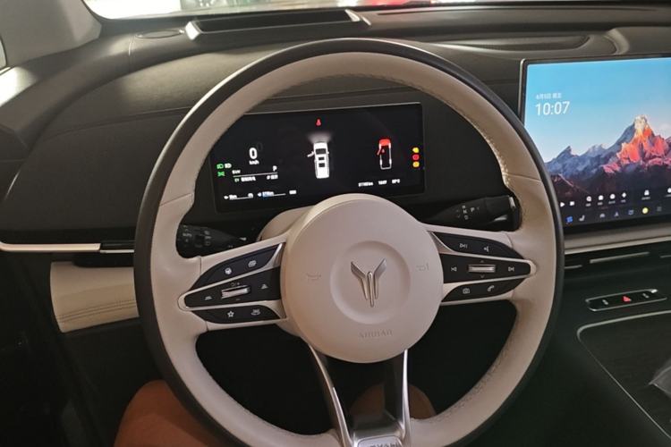 Used VOYAH Dream 2025 PHEV Four-Wheel-Drive Flagship Kunpeng Edition Steering Wheel