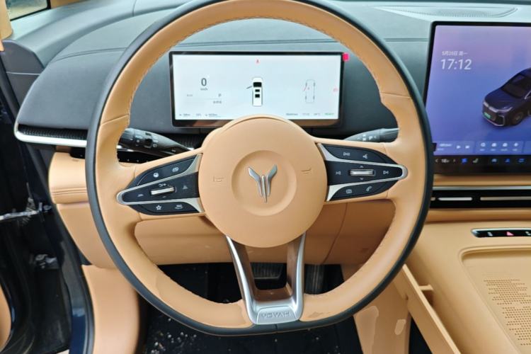Used VOYAH Dream 2025 PHEV Four-Wheel Drive Prestige Kunpeng Edition Steering Wheel